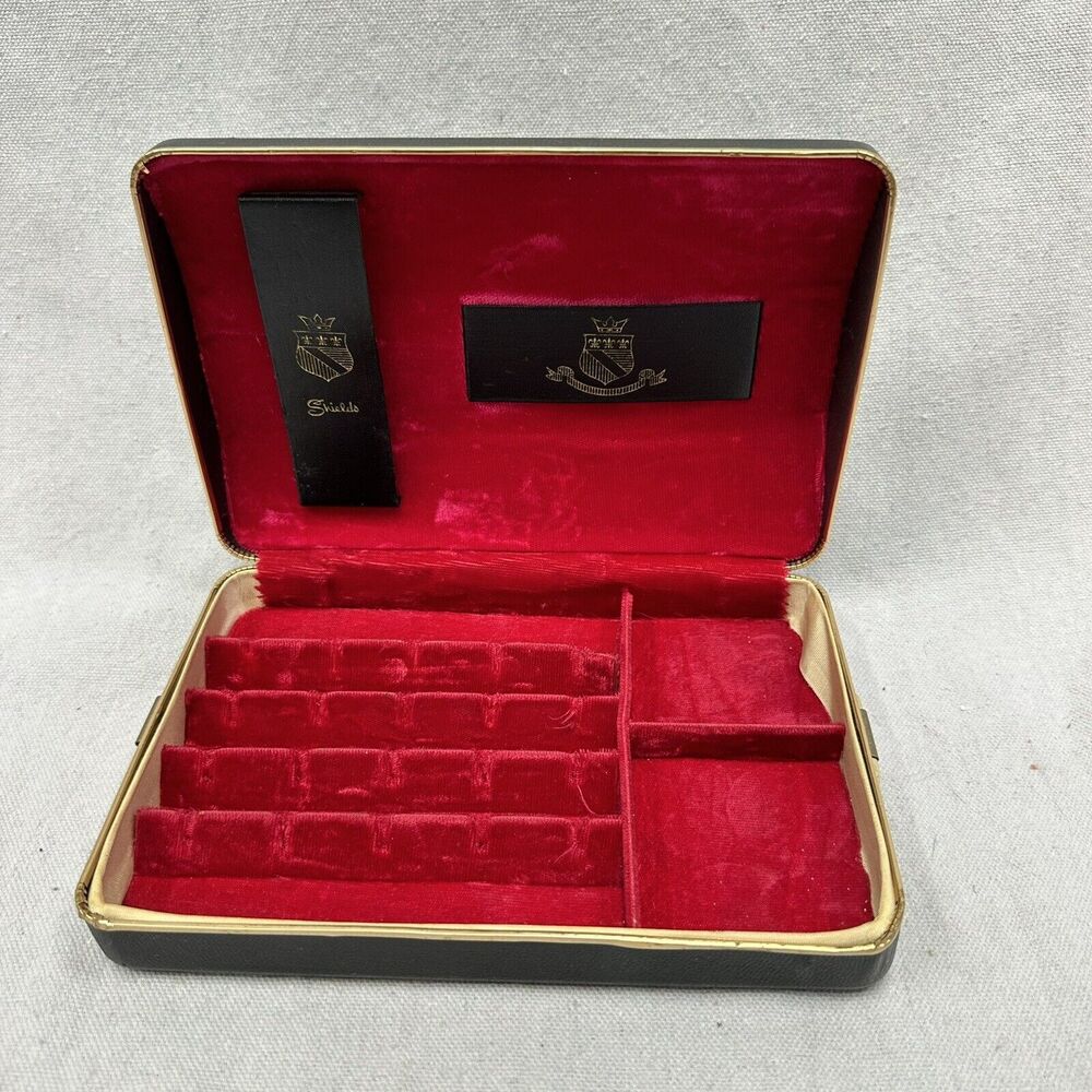 Vintage Shields Men's Accessory Jewelry Case‎ Organizer Faux Leather Red Velvet